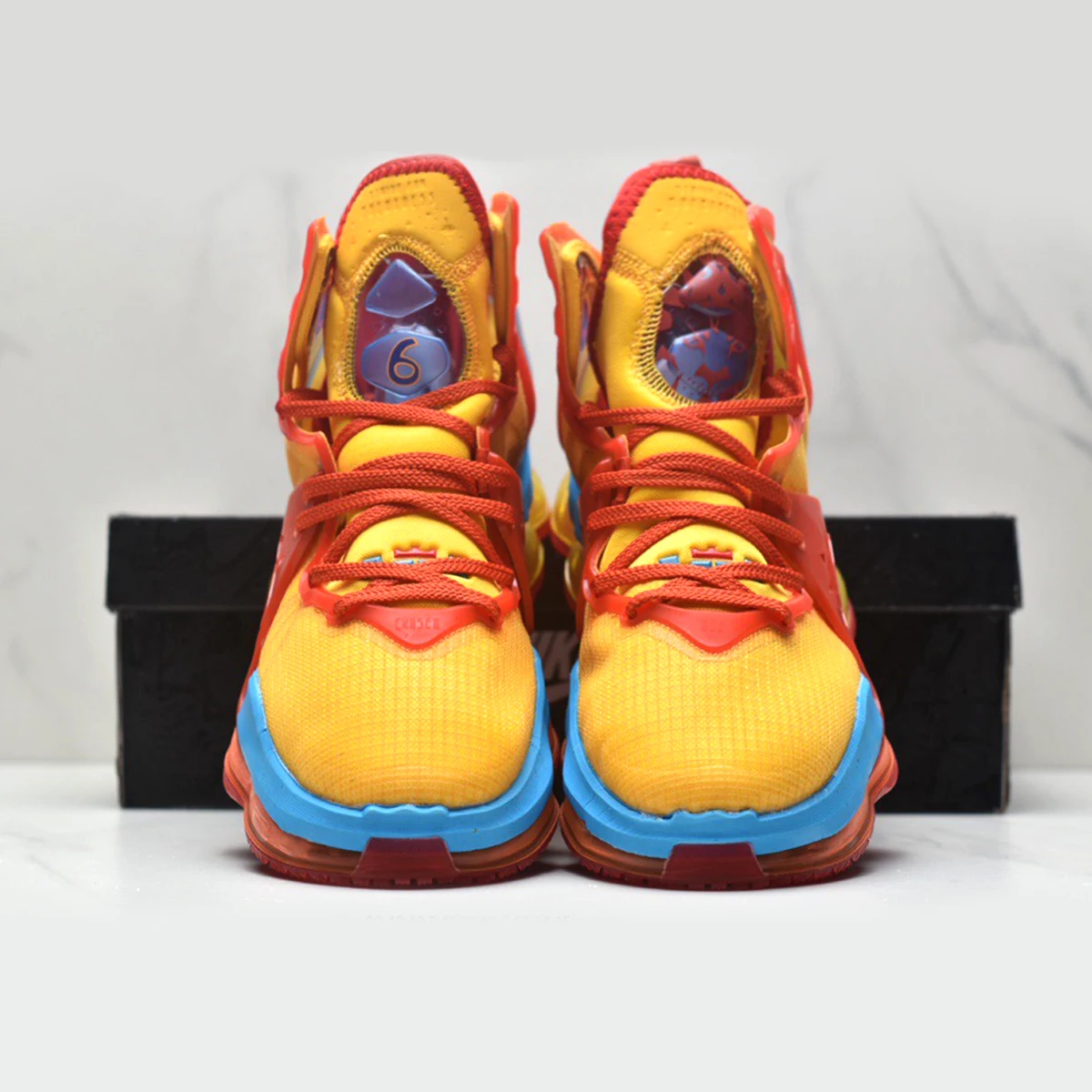 Кроссовки Lebron XIX 19 |