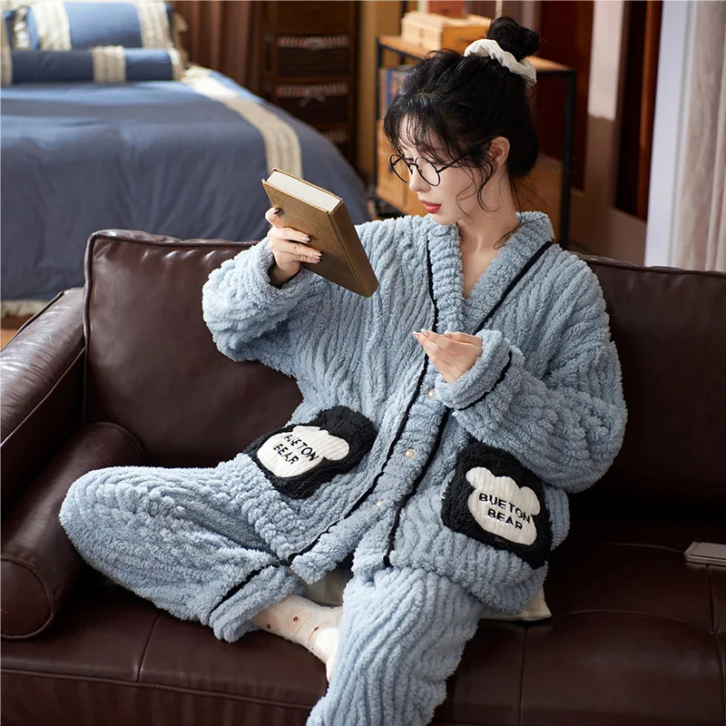 Hot Sale 2022 Winter New Small Fragrance Style Ladies Homewear Coral Fleece Thickened Gentle Pajamas Women's Suit