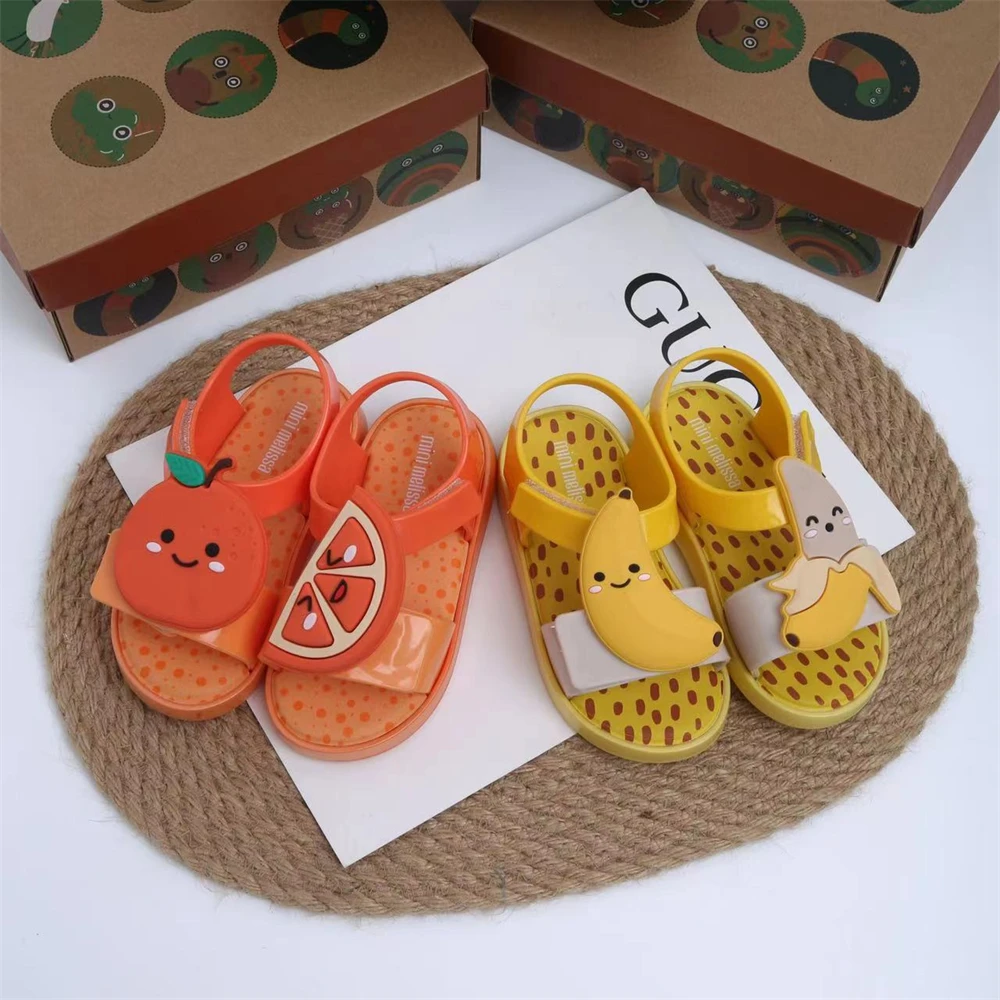 

2023 Summer Mini Melissa Kids Shoes Jelly Shoes Avocado Children Fruit Sandals And Slippers Strawberry Decorative Slipper MN051