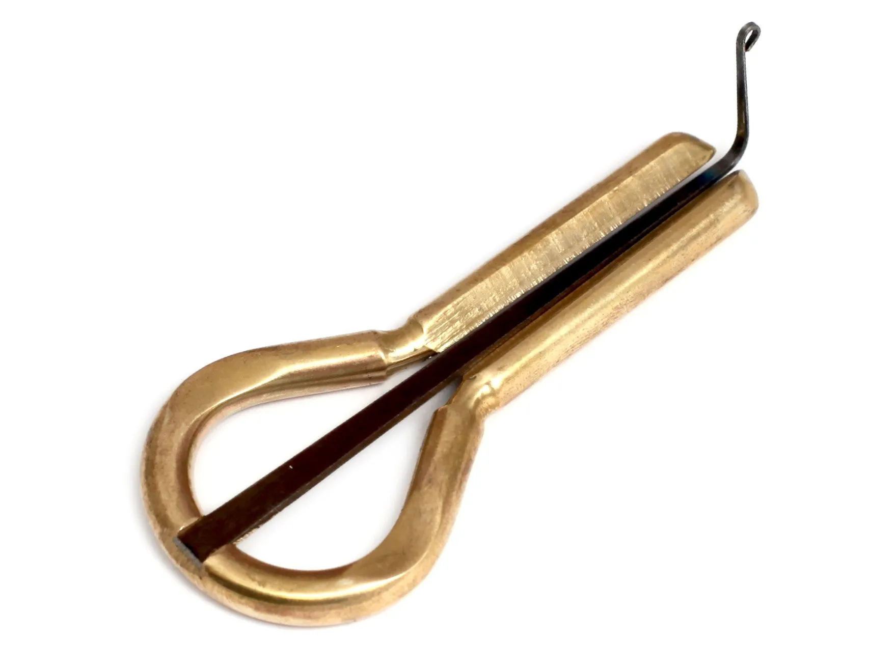 Губной музыкальный инструмент. Vr-1 алтайский варган (комус) темарцева, малый, мозеръ. Казахский музыкальный инструмент шанкобыз. Алтайский комус варган. Кубыз башкирский музыкальный инструмент.