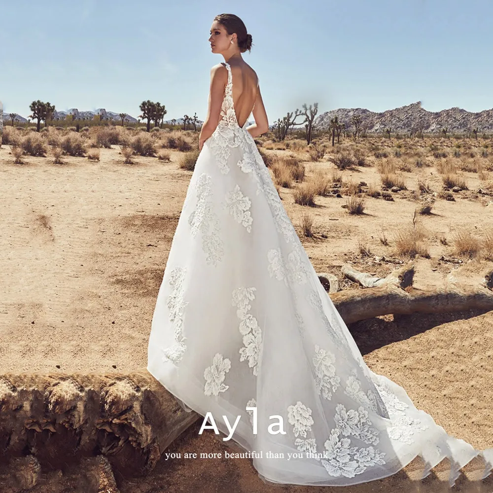 

Gorgeous A-line Wedding Dress With 3D Flower Grace Lace Appliqued Beach Bridal Gown Sexy V-neck Bridal Dress Vestidos De Novia