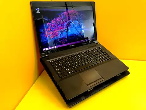 Laptop Ноутбук Б/У Lenovo, 15.6", 1366x768, Intel Core i5-3230M 3.20GHz, NVIDIA GeForce GT 740M, 4Gb, HDD 500Gb