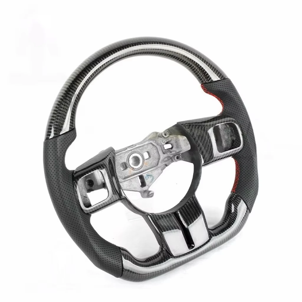 Фото Глянцевый черный руль из карбона для Jeep Wrangler JK JKU 2011-2018 годов, аксессуар для модификации руля, замена штатного руля. №2