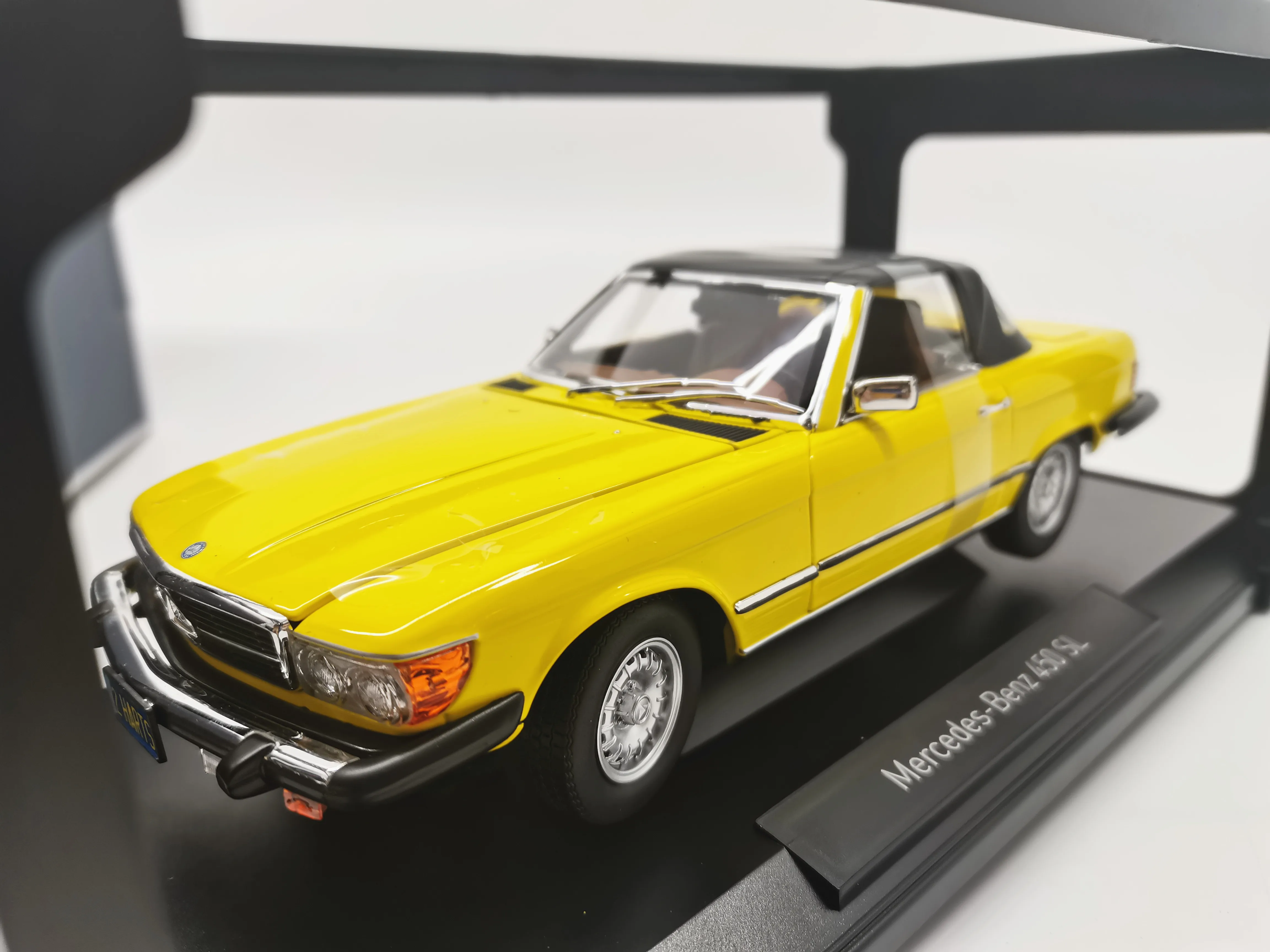 

NOREV 1:18 MB 450 SL
