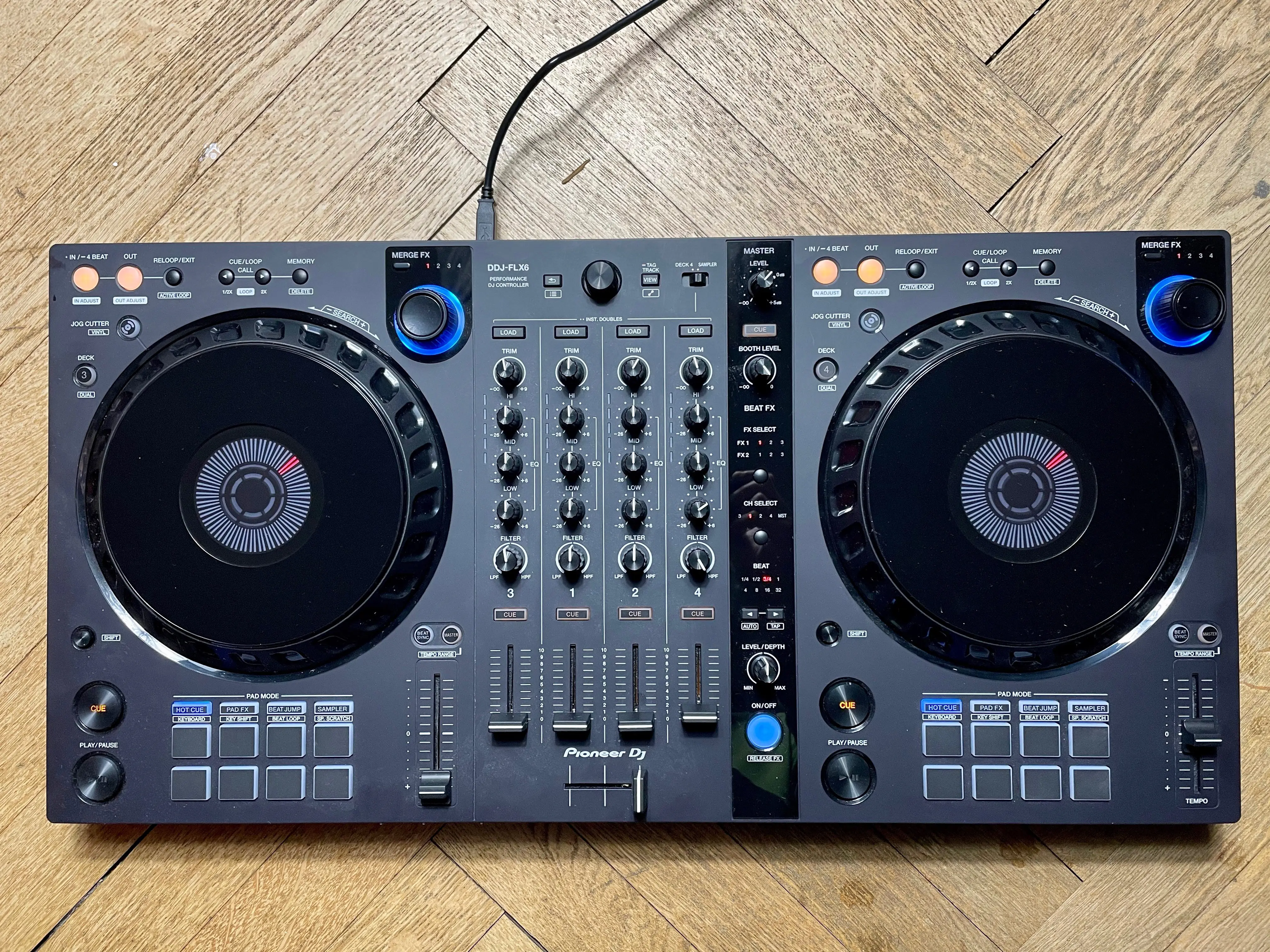 

Pioneer DJ DDJ-FLX6-GT с низким энергопотреблением, 4-дельная рекламная коробка и контроллер Serato DJ-графит