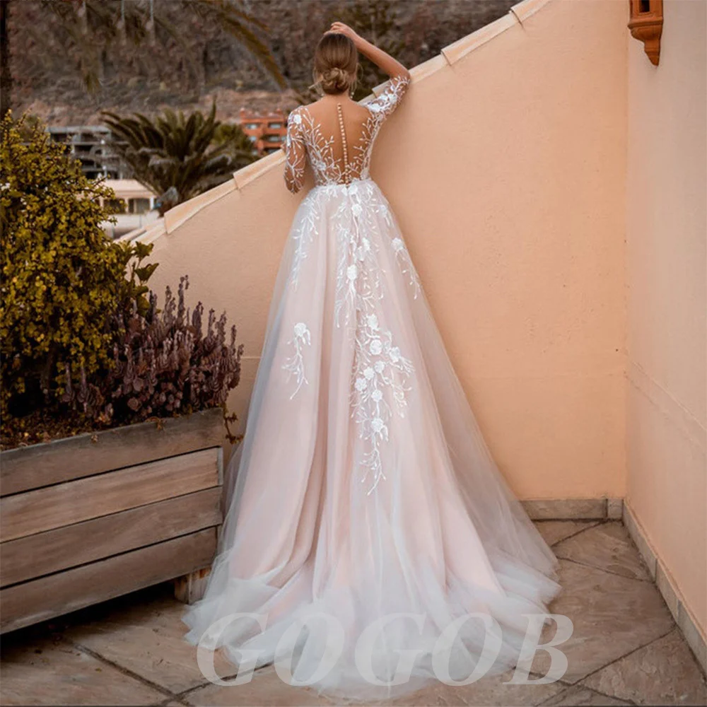 Рисунок 2 - Женское свадебное платье GOGOB