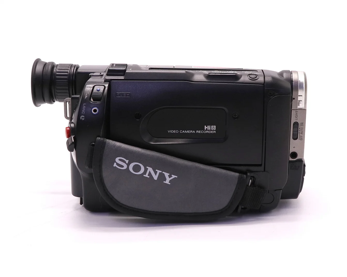 Видеокамера Sony CCD-TR713E