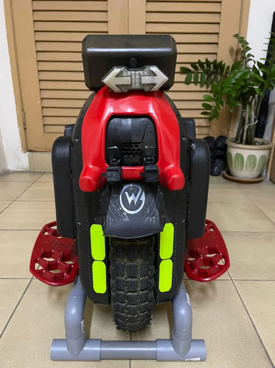 

Low Energy Consumption GOTWAY-BEGODE EX.N ELECTRIC UNICYCLE 2700Wh 100V