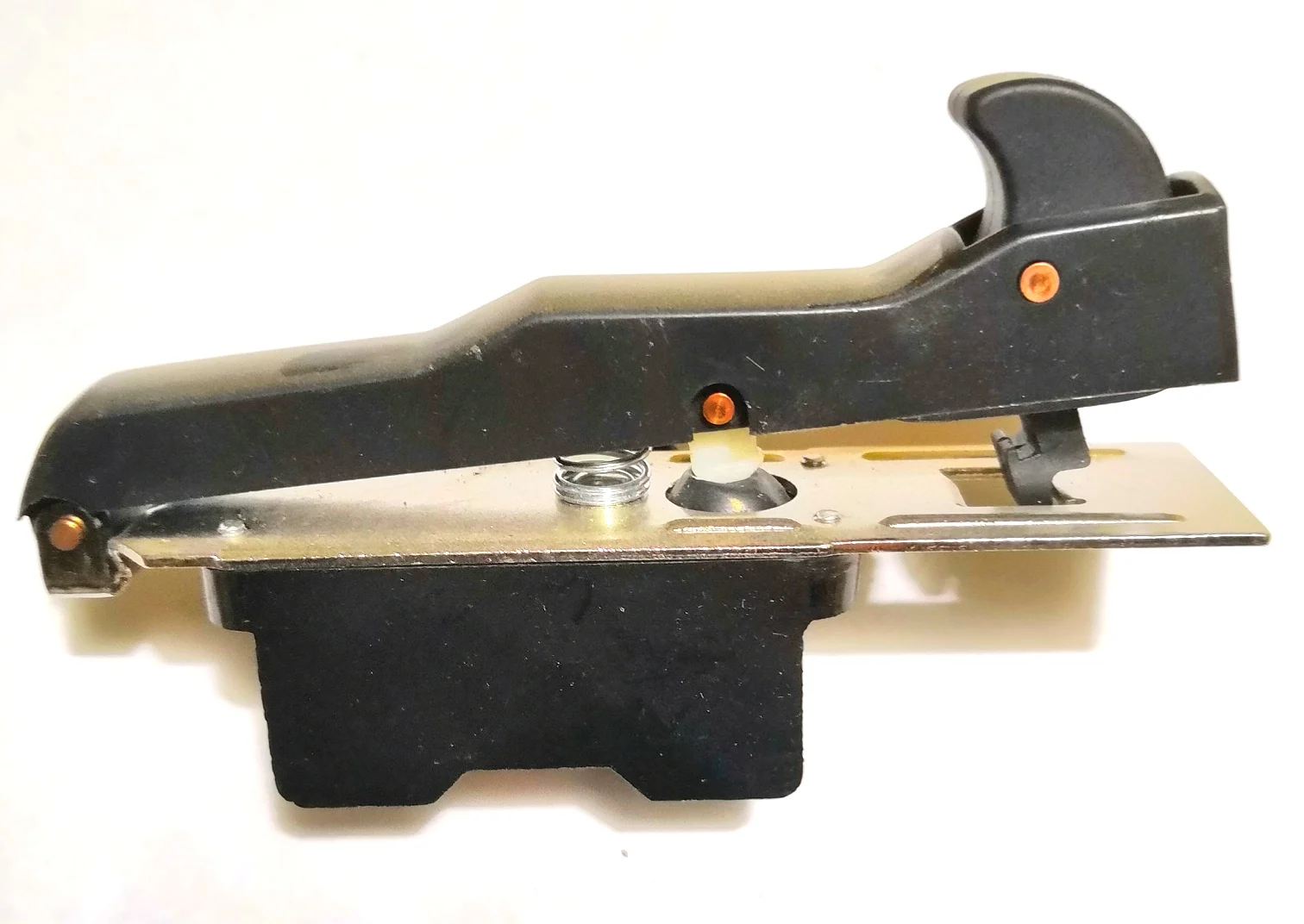 кнопка на шуруповерт интерскол 18в. кнопка интерскол. выключатель на дрель ду-800эр. кнопка интерскол. кнопка интерскол.