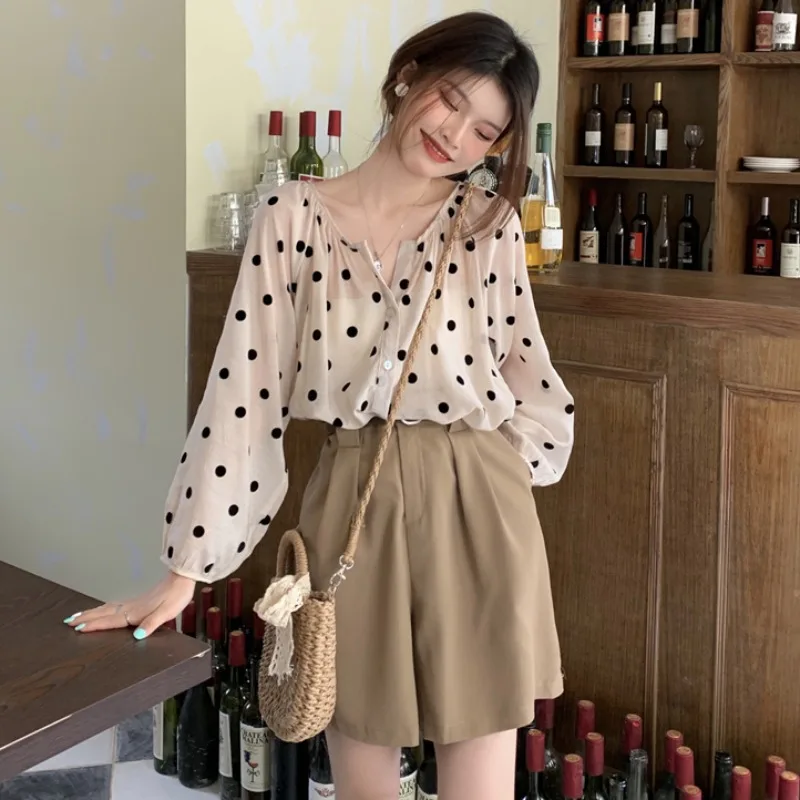 

Vintage Shorts Suit Korean Women Two 2 Piece Set Casual Fashion Long Sleeve Loose Chiffon Polka Dot Shirt Top + Shorts Set