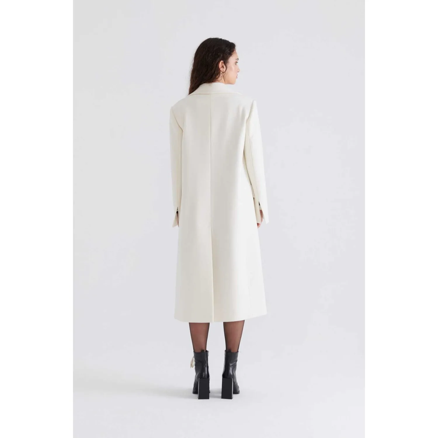 Рисунок 2 - ROMAN Длинное пальто с косточкой