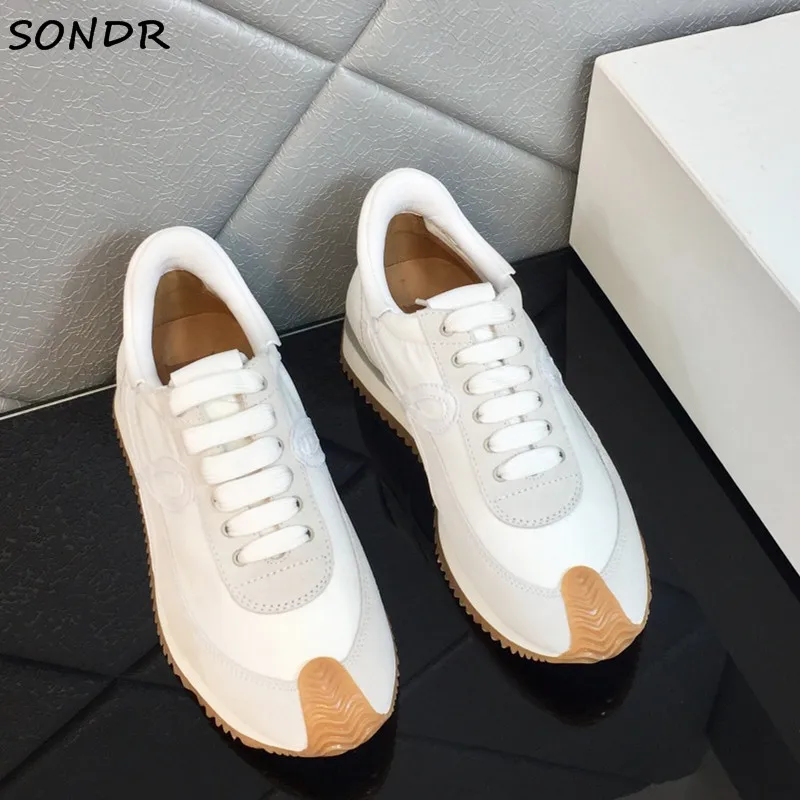

Fashion Designer Men Sneakers Leather Casual Shoes Women Lace-up Mens Shoes Vulcanize Shoes Walking Sneakers Zapatillas Mujer
