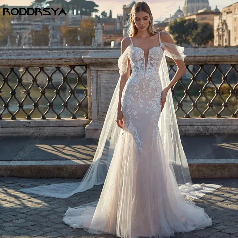 Купи RODDRSYA Spaghetti Straps Off Shoulder Wedding Dress Appliques Mermaid Tulle Bridal Gown Backless vestido noiva boho Custom Made за 8,203 рублей в магазине AliExpress