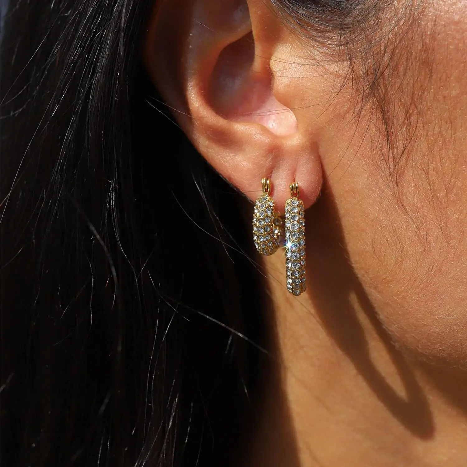 Серьги Uworld с белым Изумрудом и золотым заполненным цирконом серьги со стразами