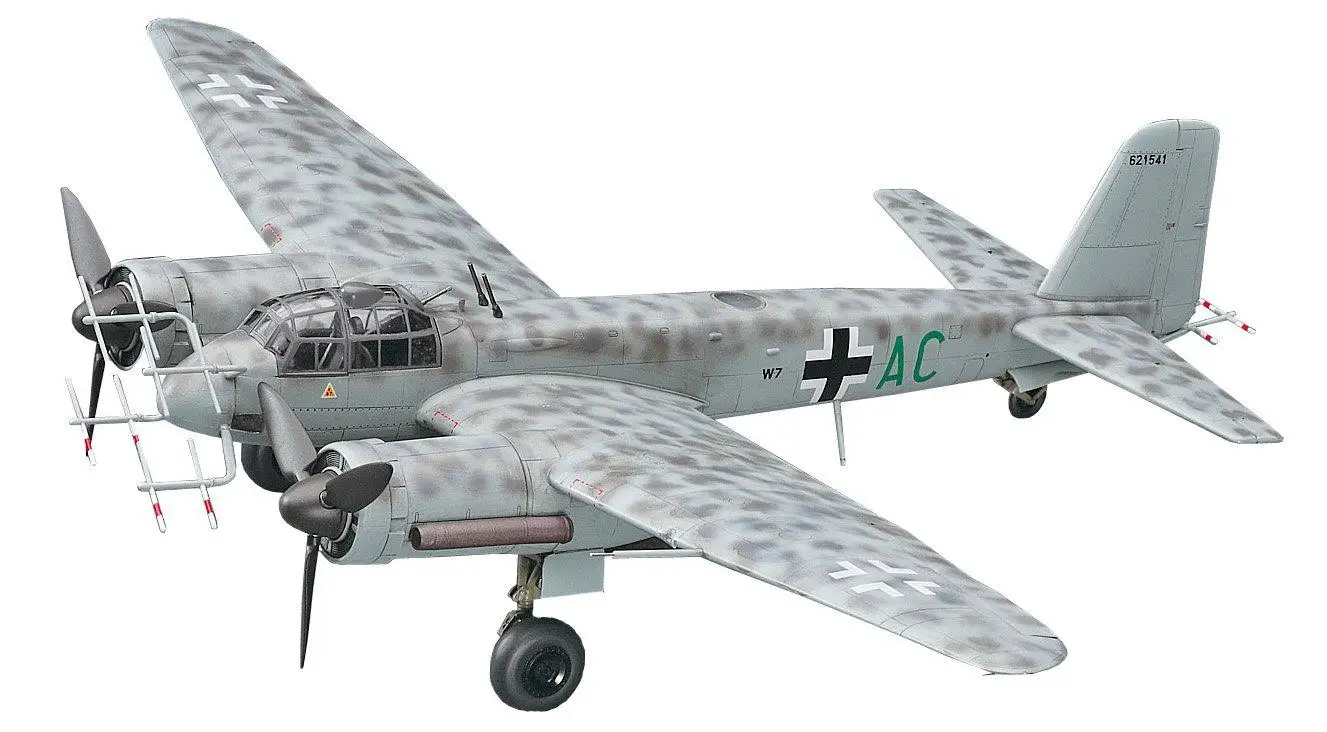 Модель самолёта Hasegawa Luftwaffe Junkers Nachtjaeger E32 1/72 Ju88G-6 |