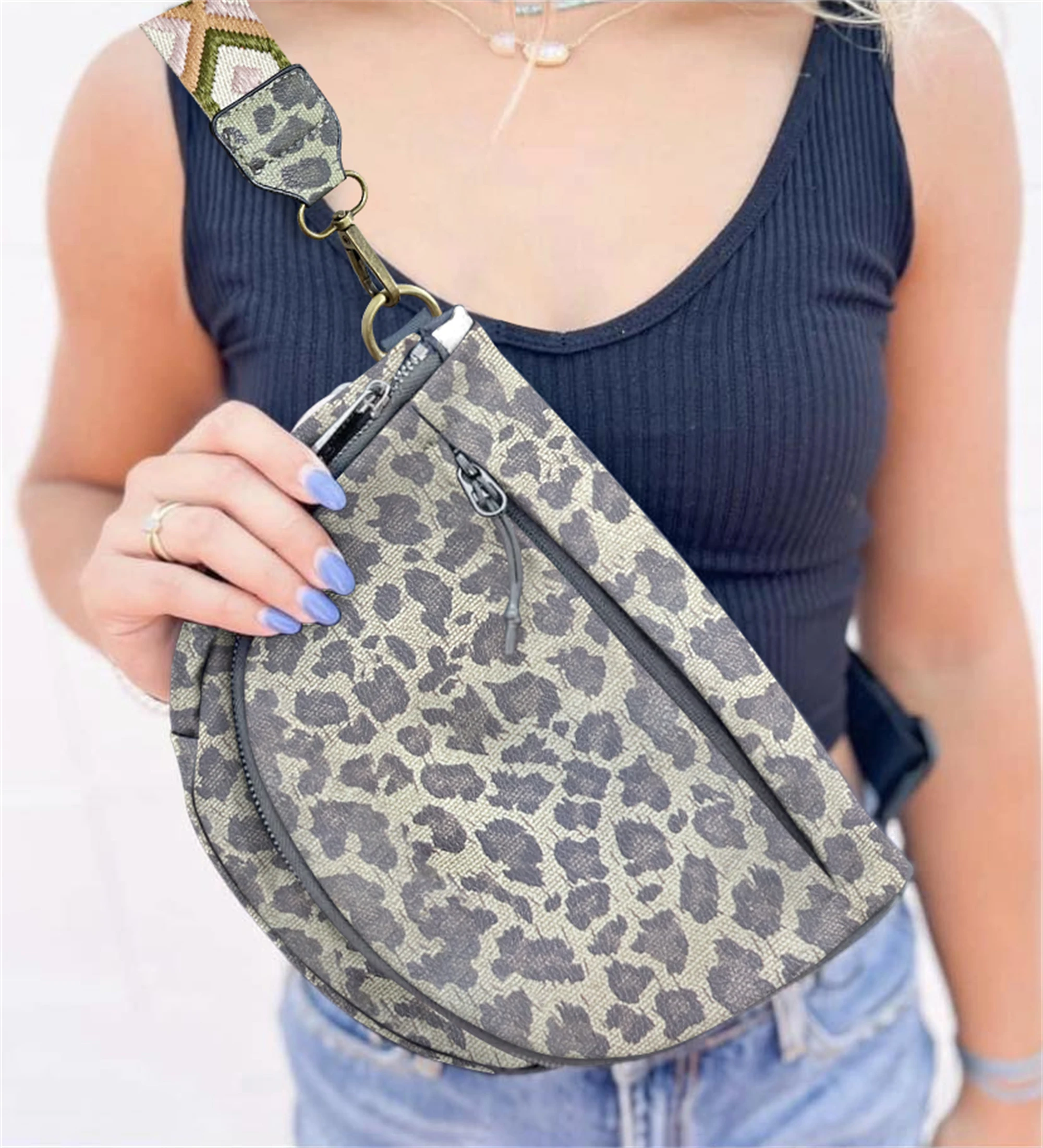 2023 New Fanny Pack Women Vegan Leather Sling Bags Crossbody Versatile Waist Bag Chest Bag Phone Shopping Purse withGuitar Strap