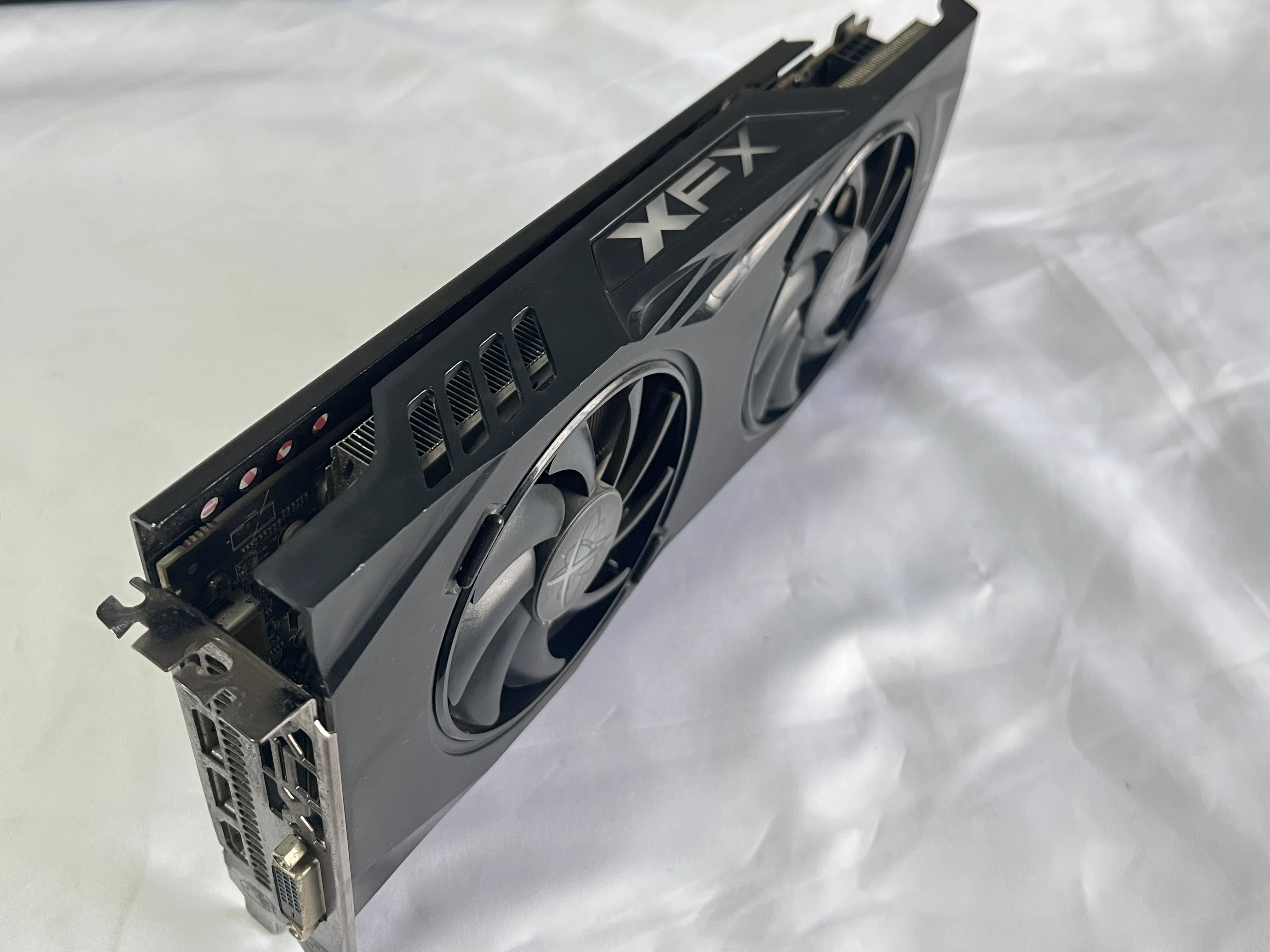 LUCBIT Used XFX RX 580 8GB Graphic Card Eth Mining Machine rx580 8gb RX588 for game or mining rig images - 6