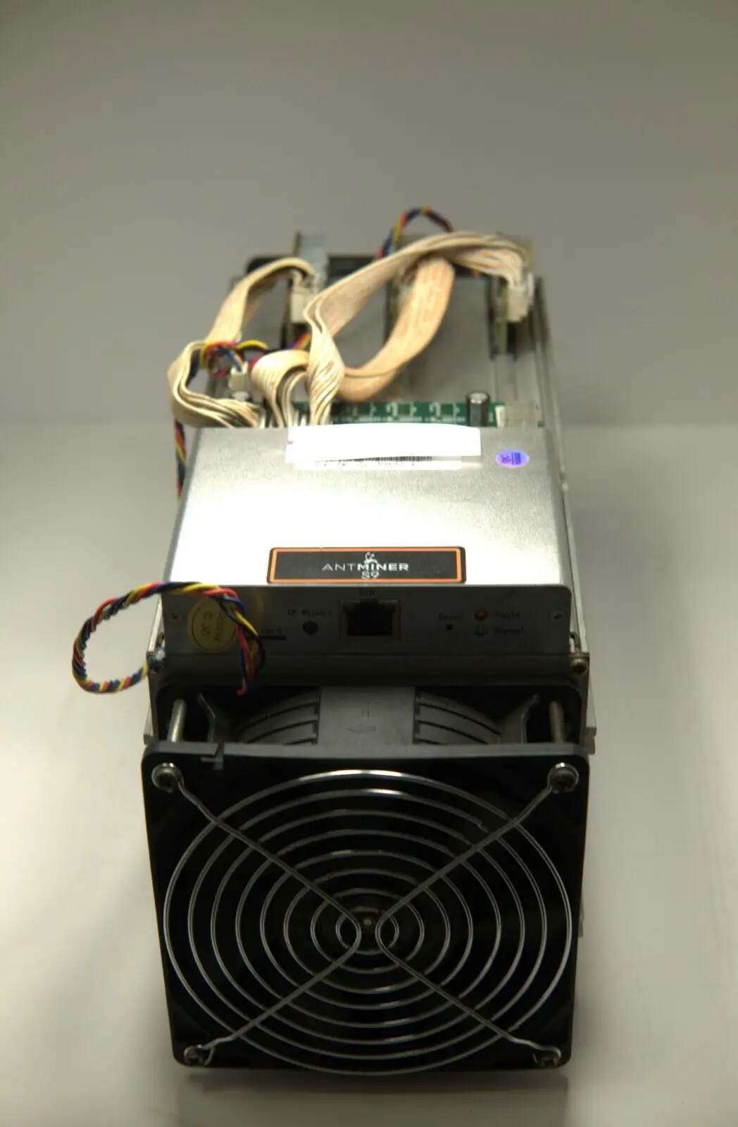 

Bitmain AntMiner S9 13.5TH с блоком питания для майнинга