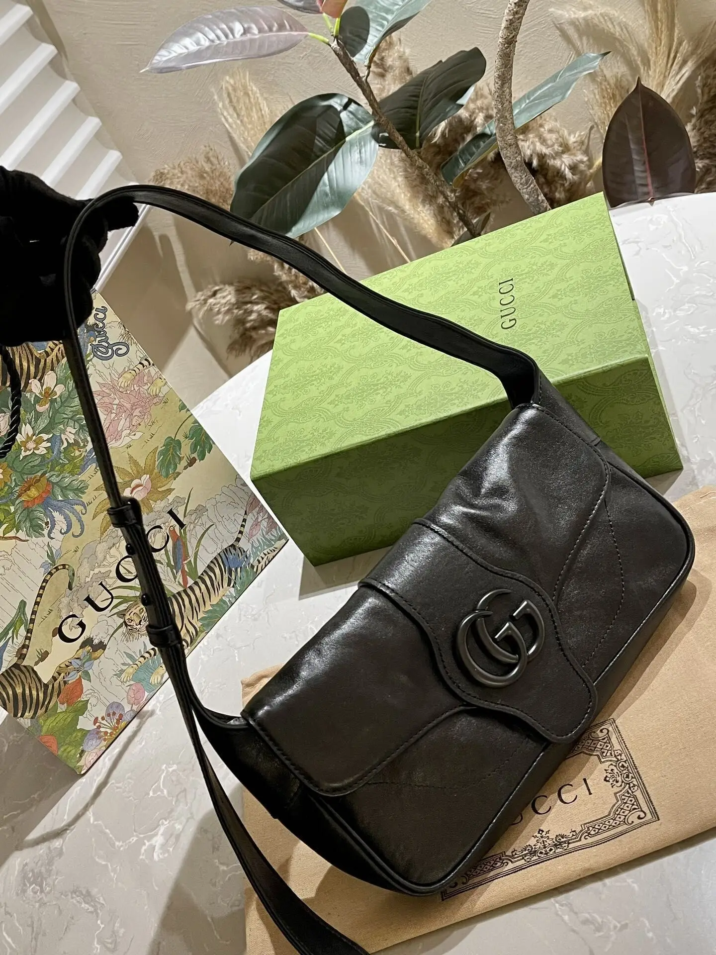 Totes Cope 1: 1 2024 Новая дамская сумка Почтальон Старый роскошь