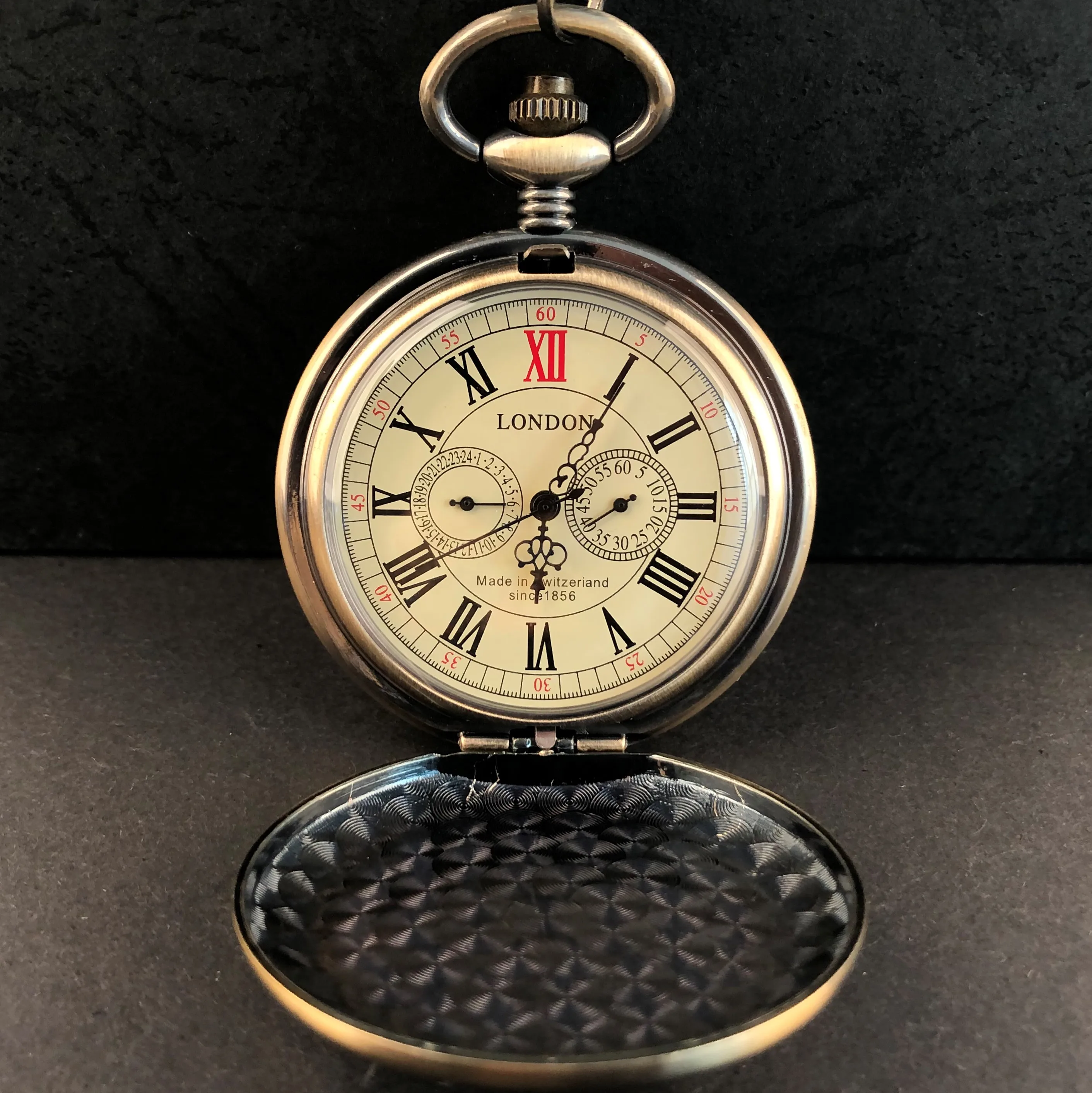 Fashion Brand Mechanical Skeleton Clock Retro Walking Elk Deer Hand Winding Pocket Watch Fob Chain Male Female Gift