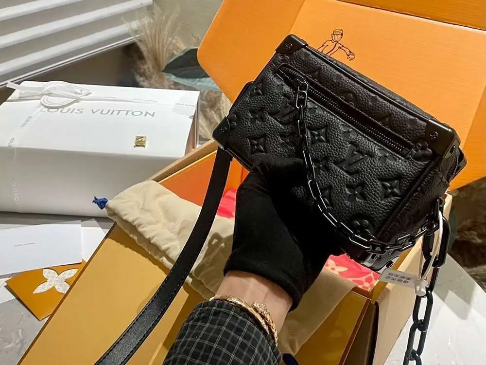 копия 1: 1 Маленькая КоробочКа Из ВолоВьей Кожи В Стиле Lv / Louis Vuitton С Логотипом На