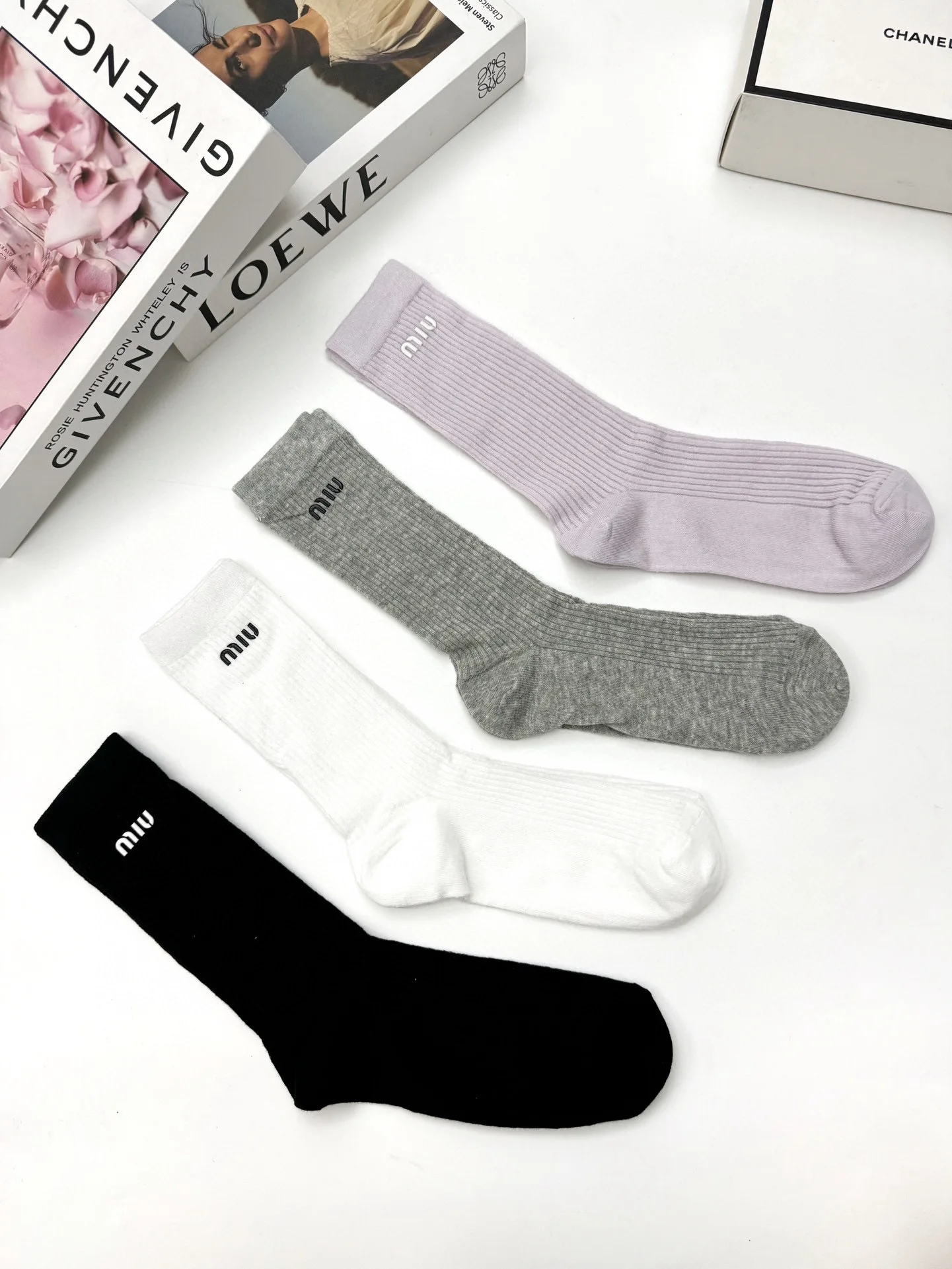 Классические носки до середины икры из чистого хлопка с буквенным логотипом miu 4