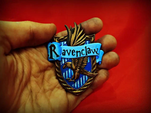 Harry Potter abzeichen logos fakultäten Hogwarts Gryffindor Ravenclaw  Hufflepuff Slytherin cosplay attribute requisiten - AliExpress