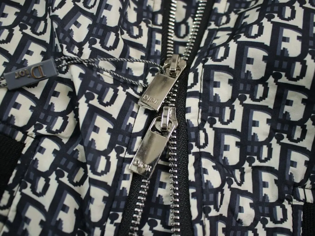 Спортивная ветрозащитная куртка легкая воздухопроницаемая многофункциональная