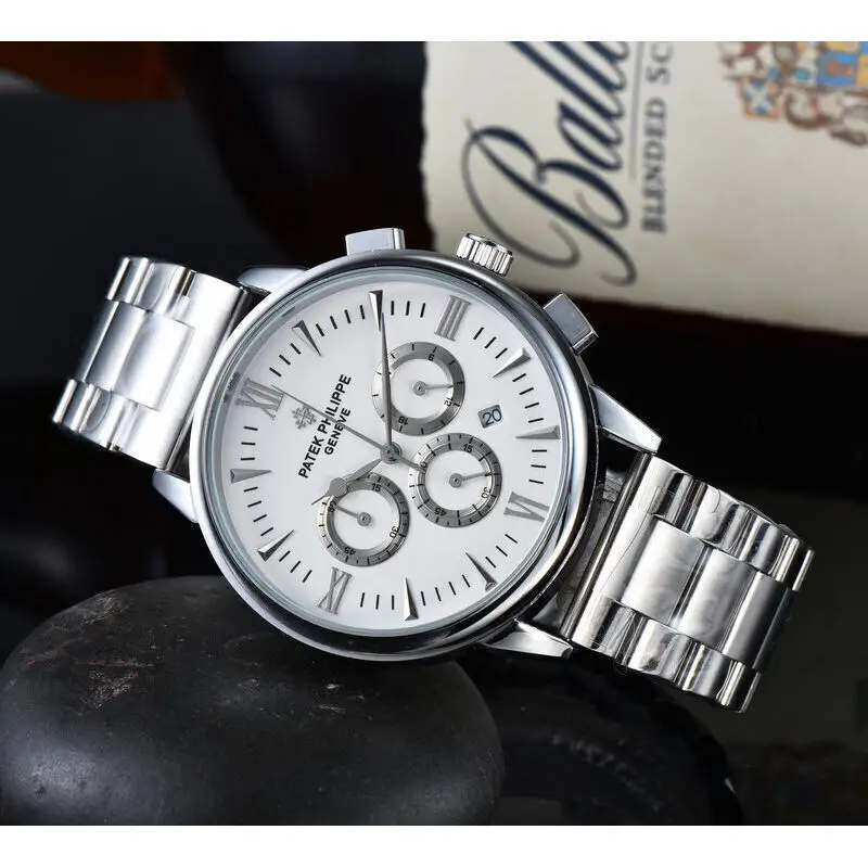 В стиле Patek Philippe можно вращать мужские часы с тремя глазами которые соответствуют