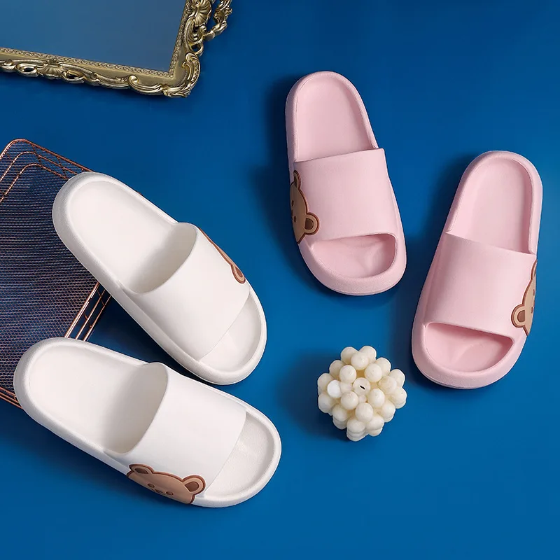 Women's Thick Bottom Home Slippers Cute Ladies Indoor Outdoor Wear Cute Cartoon Bear Bathroom Slippers Thick Beach Sandals