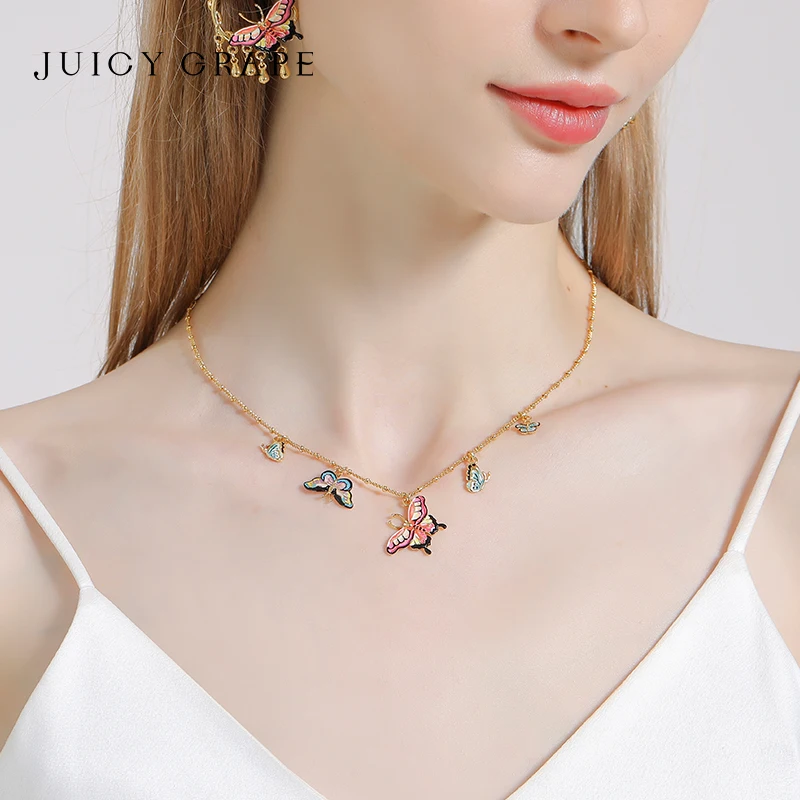 Ожерелье с подвеской в виде бабочки эмалью и виноградом