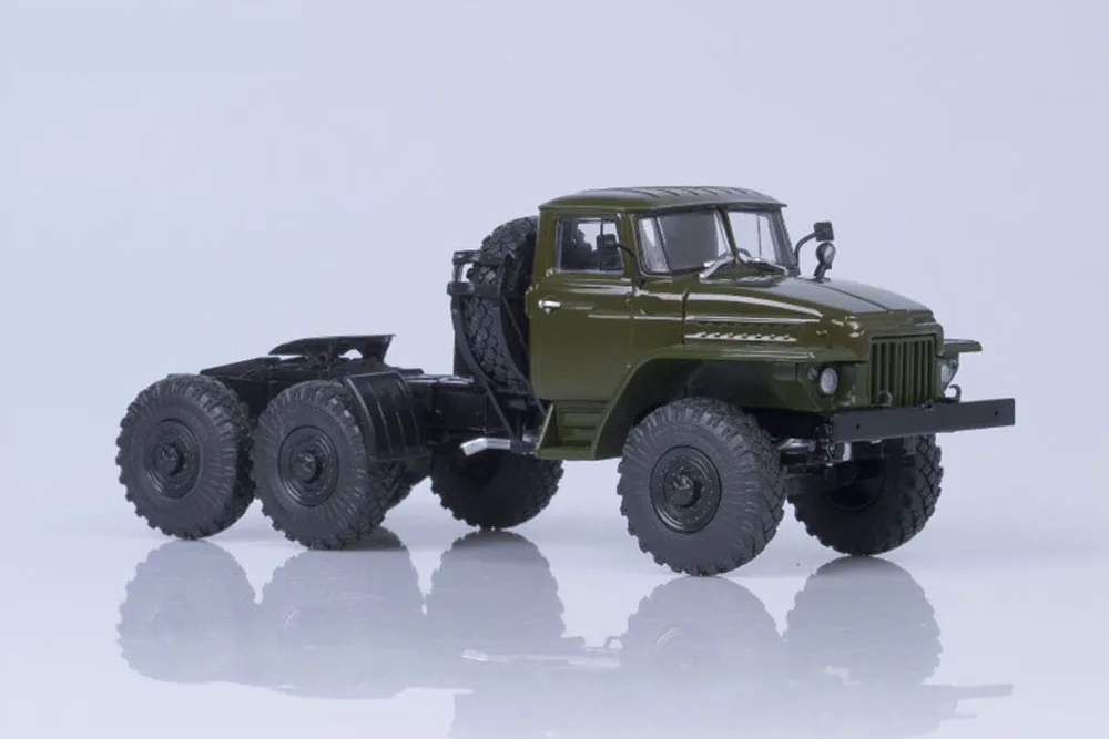 URALSKY TRUCK 377C 6X4 TRIPLE TRUCKER 1965 DARK GREEN (USSR RUSSIAN) Й URAL GOODSY LED MAY ♪ |