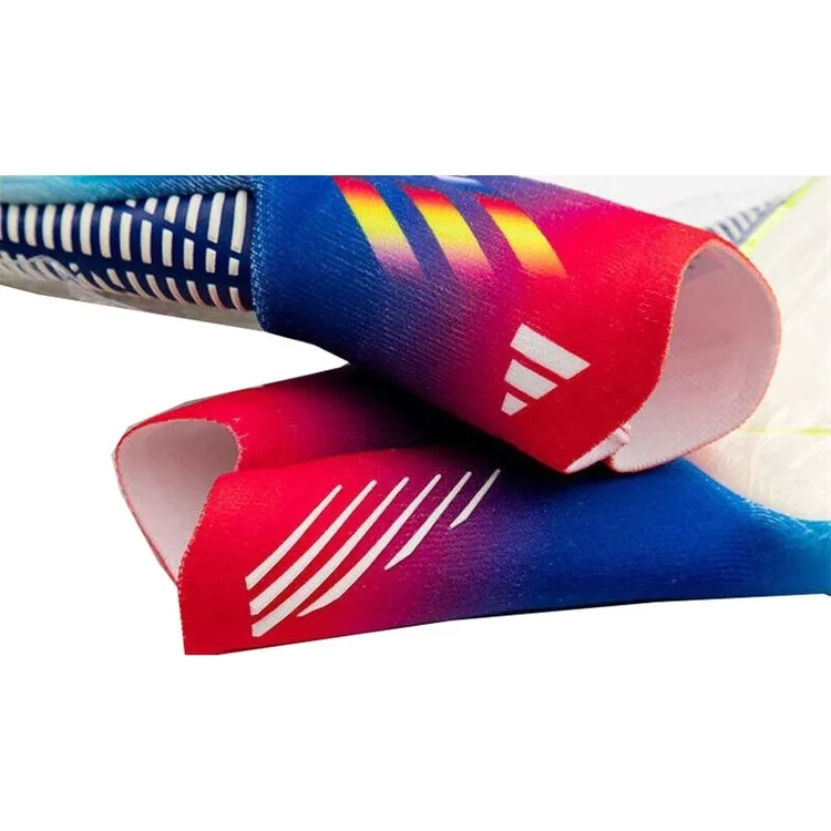 Рисунок 4 - Вратарская перчатка Adidas Pred