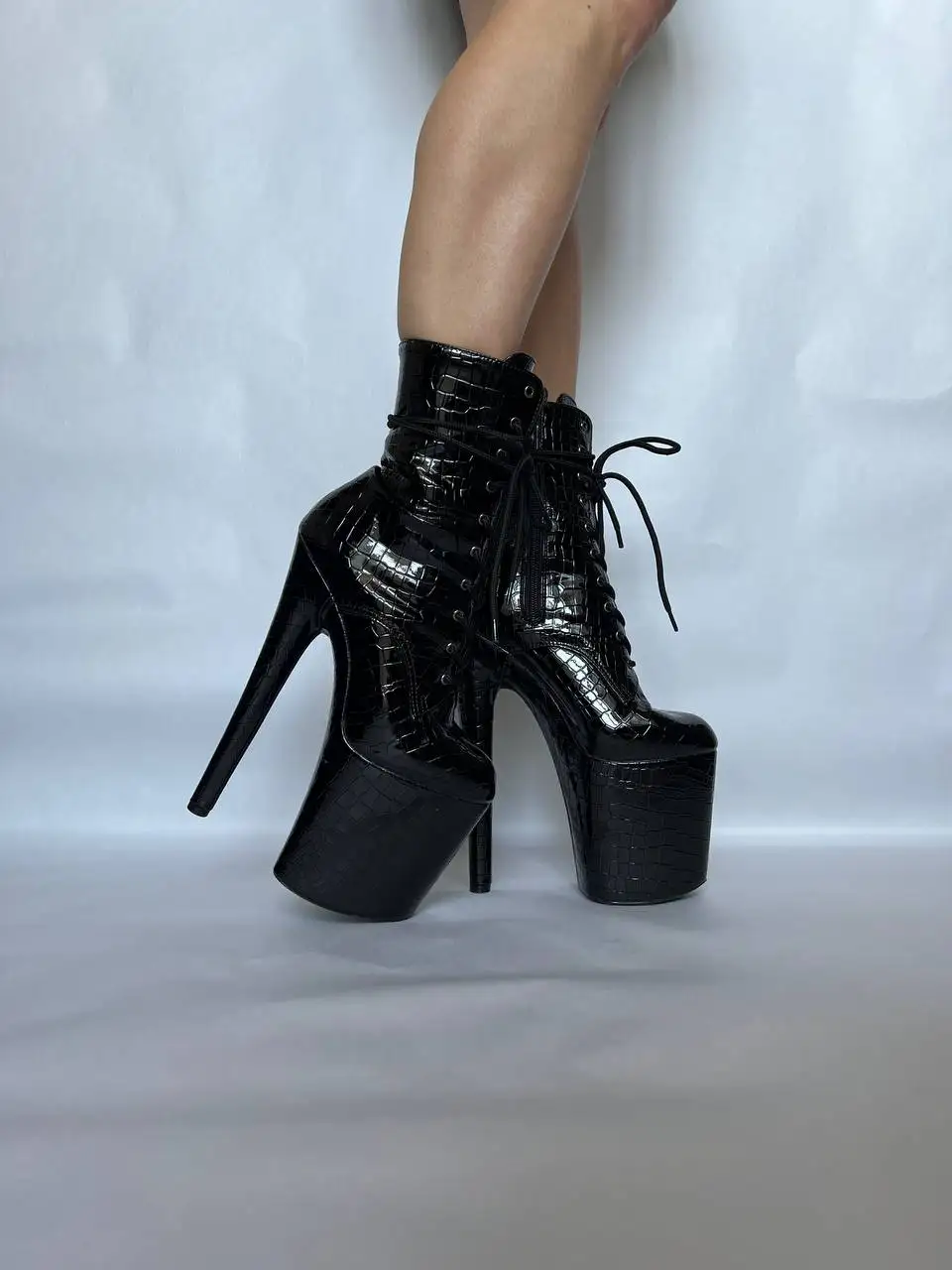 Рисунок 2 - Стрипы/Туфли для танцев/Сапоги