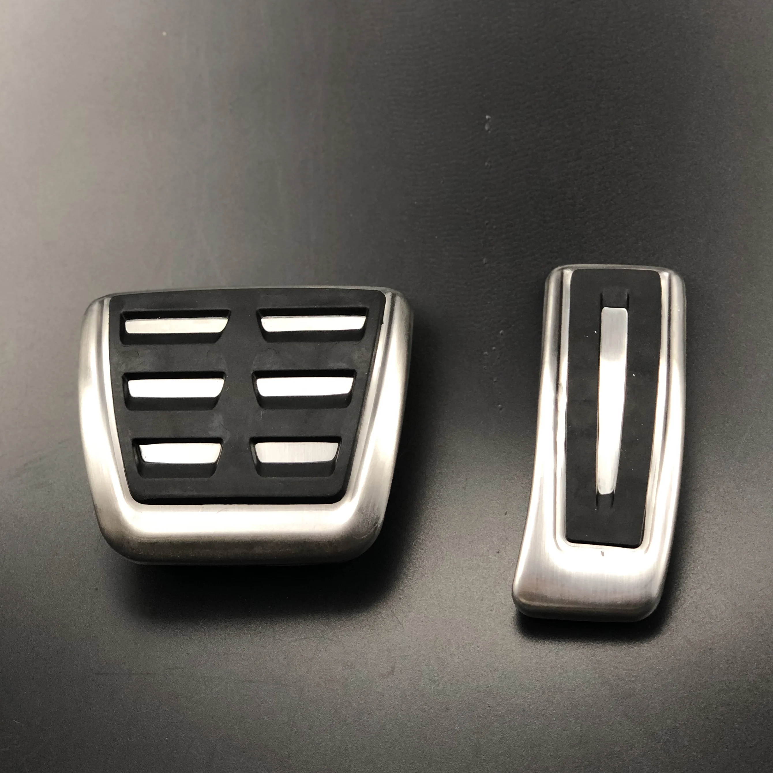 

Автомобильная педаль с правым рулем для Audi A3 8V Sportback 2013 ~ 2020 2019, газовый тормоз, нержавеющая сталь, нескользящая подставка для ног, накладки на педаль, накладки акселератора