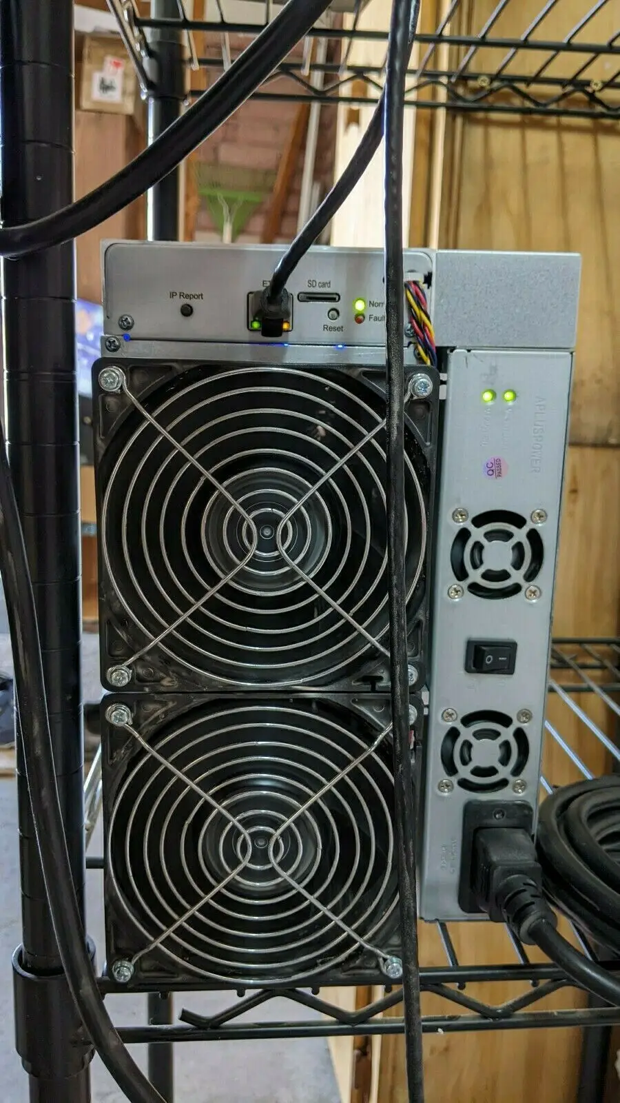 

Лидер продаж Goldshell KD5 Kadena Miner 18Th/s IN-HAND 0,50