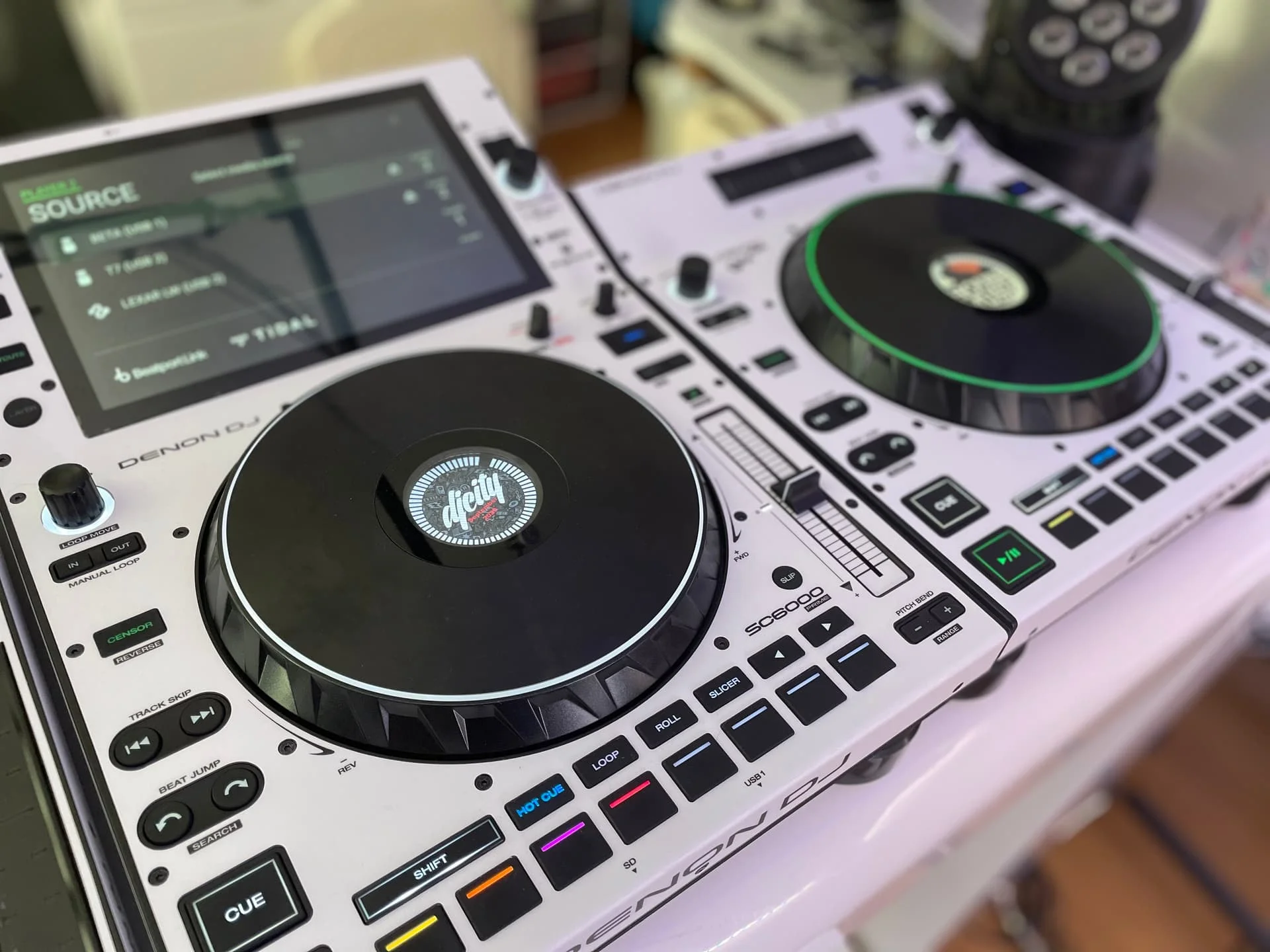 

(ORIGINAL NEW) SUMMER SALES DISCOUNT ON 100% Denon DJ SC6000 Players + Denon DJ X1850 Mixer and Covers Bundle WHITE