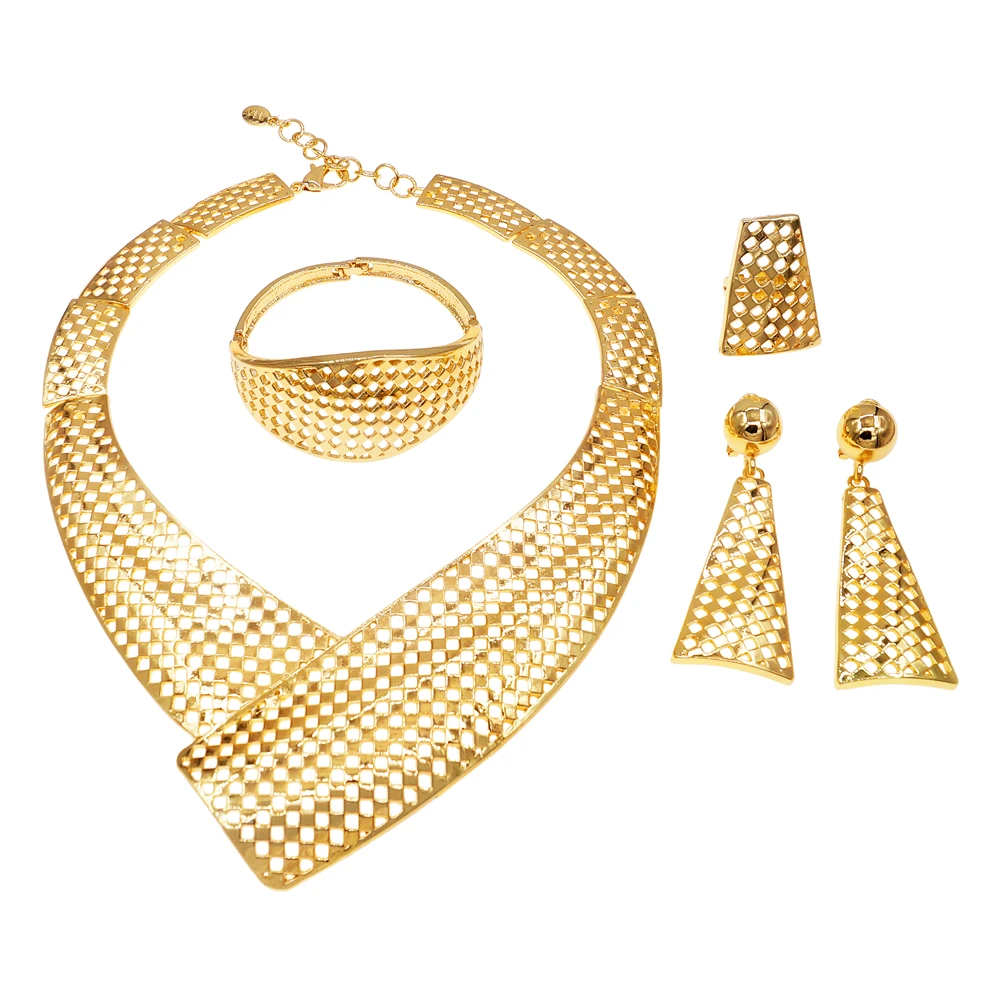 Комплект ювелирных изделий из ожерелья серег и браслета