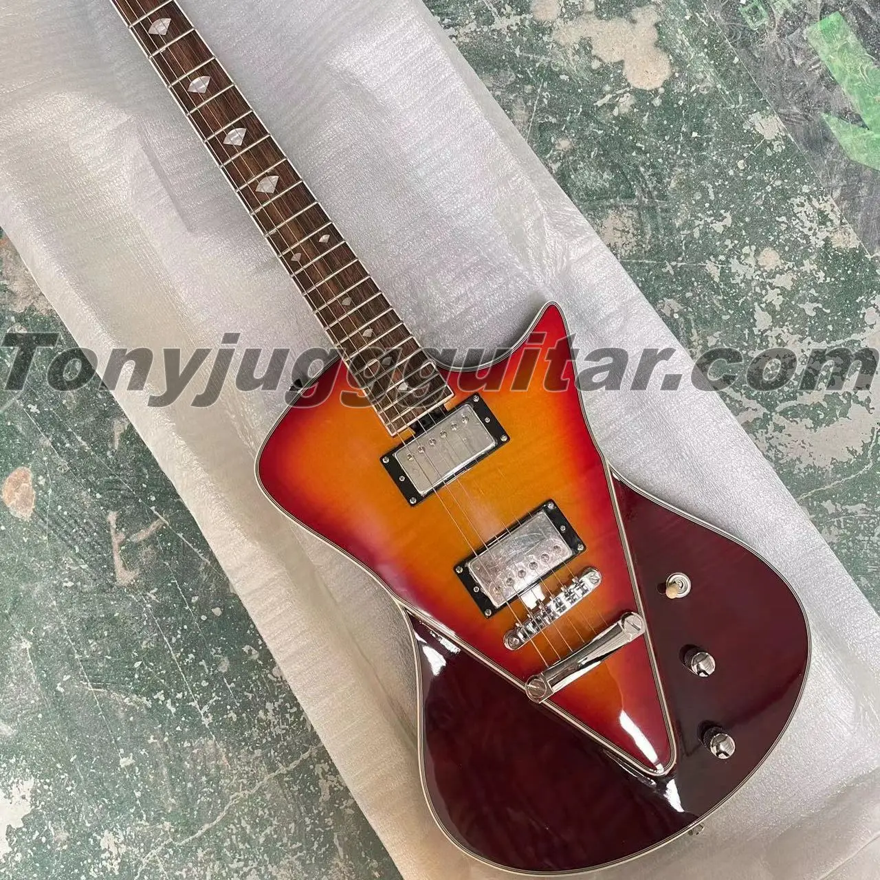 Ernie Ball музыкальный человек Армада разделенная Sunburst 2014 электрическая гитара