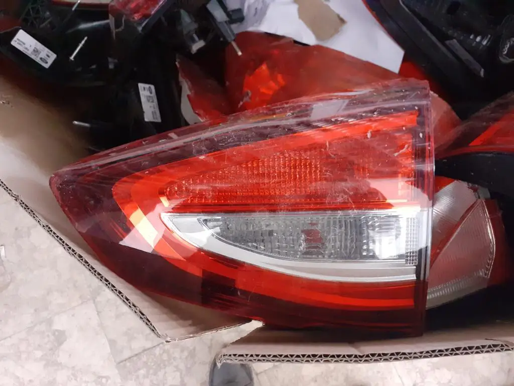 

Задний стоп-сигнал Ford Focus