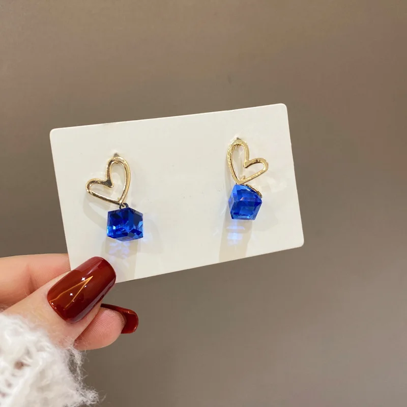 

Blue Crystal Hollow Heart Earrings For Women Korean Stylish Shiny Rhinestone Love Heart Drop Earrings Bridal Wedding Jewelry