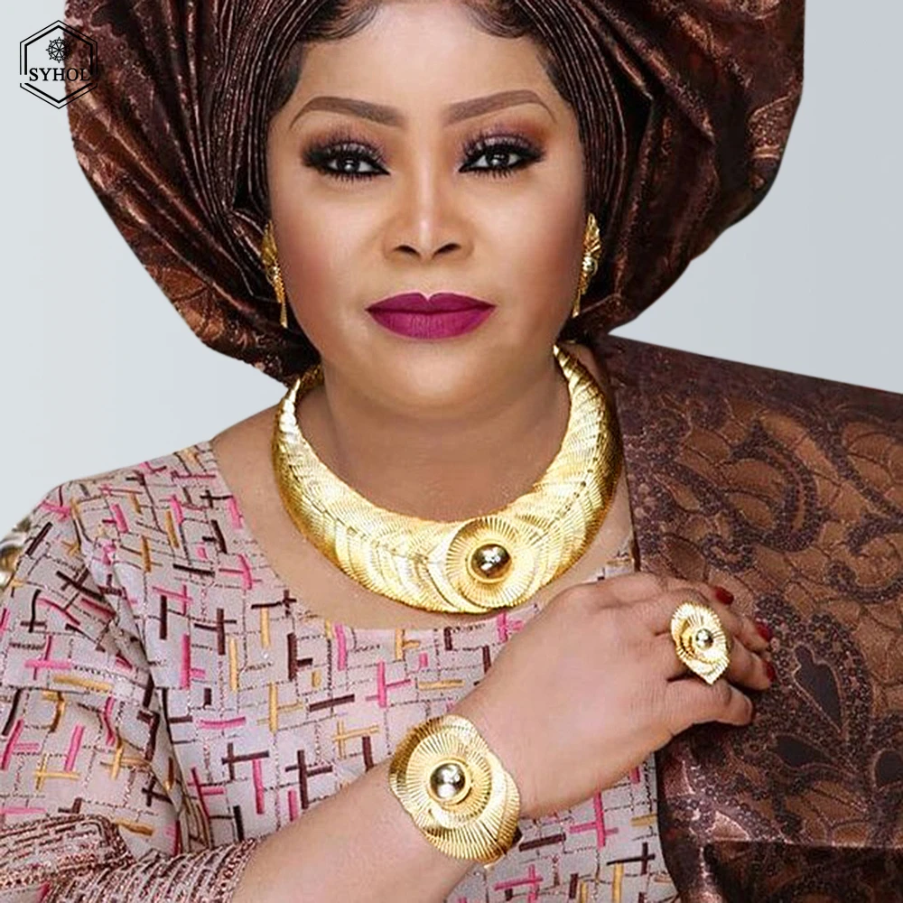 Jewelry For Women2023 New Gold-plated Necklace Set Layered Design Texture Pendant Bracelet Earrings Nigerian Wedding Party SYHOL