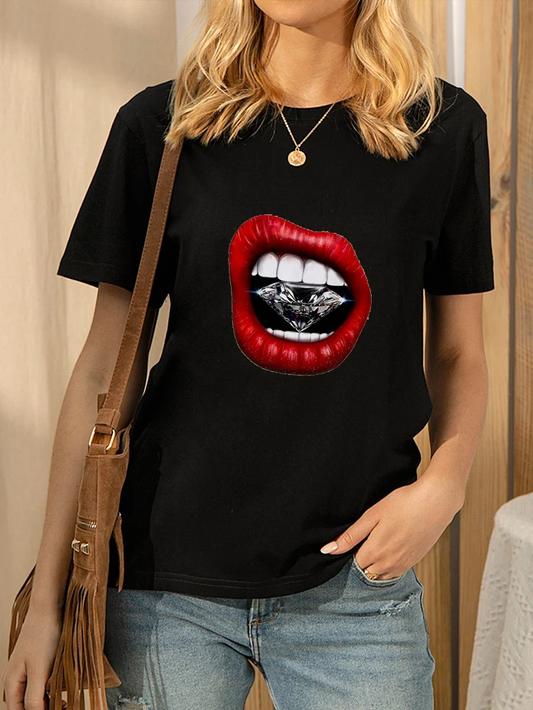 

Red lips Diamond Graphic T-Shirt Ladies Casual Short Sleeve Tshirts Creative Harajuku Tops Summer Female Funny Clothes T-shirt