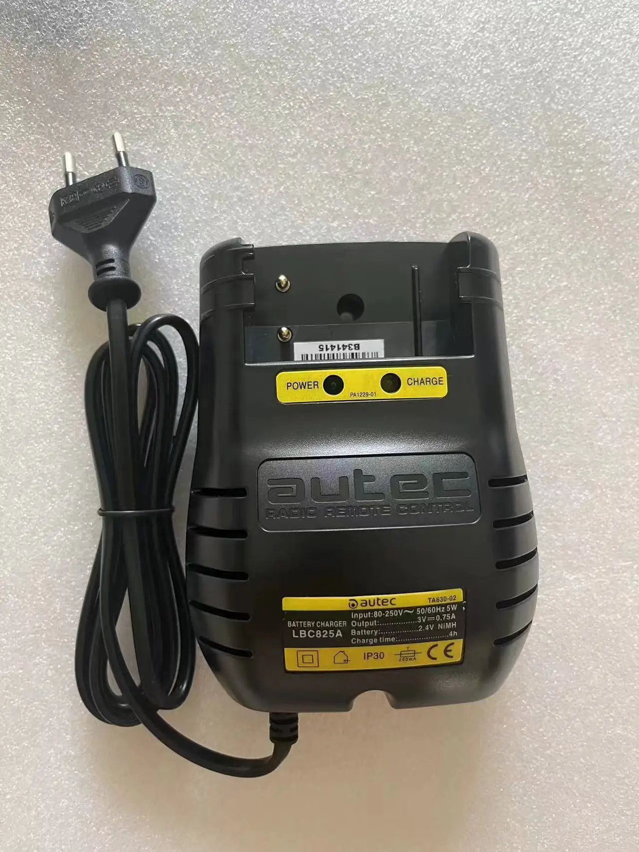 1 шт. зарядное устройство с дистанционным управлением Autec LBC825A