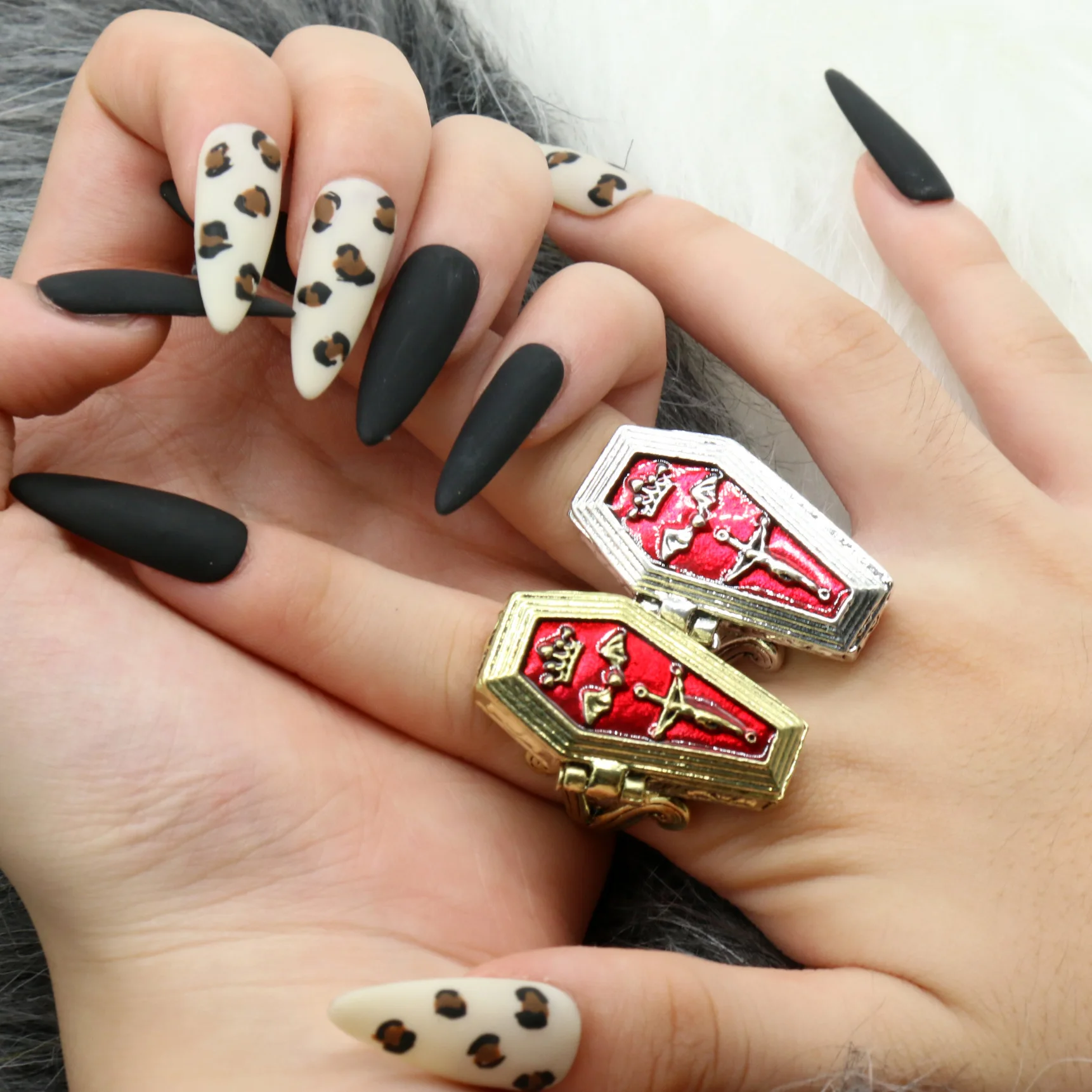 European and American fashion trends retro vampire coffin gothic cross bat ring red switchable men and women