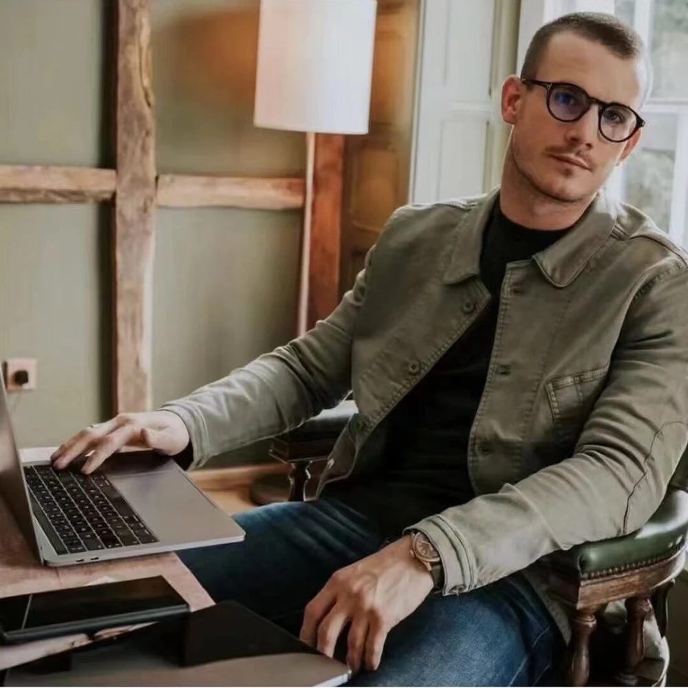 

WENLCCK 2022 new simple retro round ultra -light glasses big face thin small frame glasses casual flat glasses