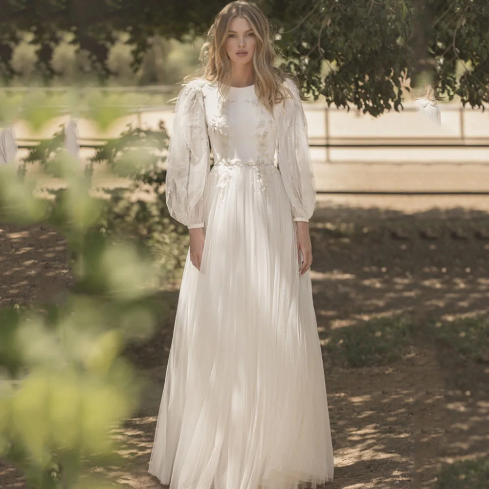 

Light Champagne Tulle Evening Dresses A-Line Prom Dress Long Sleeves Illusion O Neck Elegant Floor Length Wedding Party Gowns