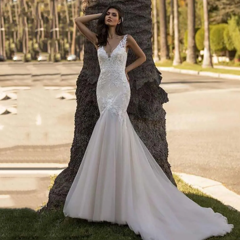

Elegant Wedding Dresses Lace Appliques Illusion Button Bride Dress Sexy V-Neck Tulle Sleeveless Mermaid Bridal Gown Custom Made