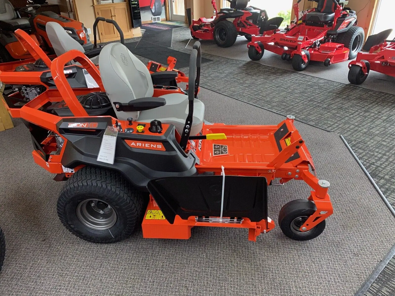 

HOT SALES Ariens IKON XD-52 (52") 24HP Kohler Zero Turn Lawn Mower