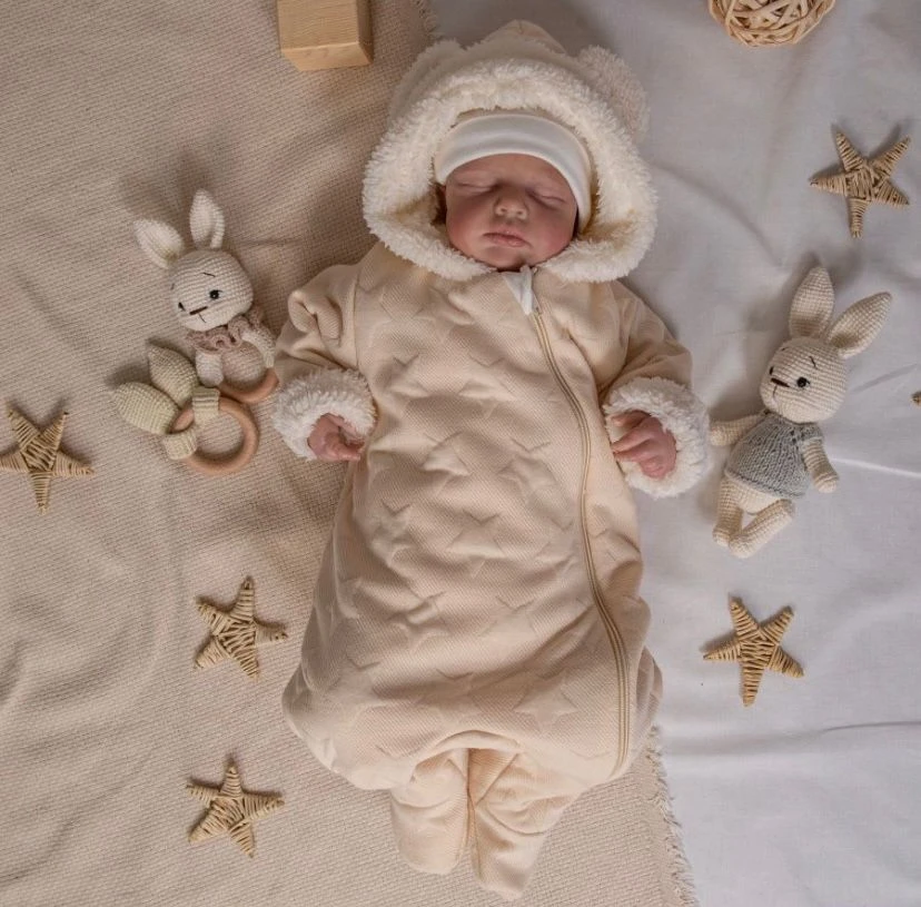 мк вязаный комбинезон для новорожденного. детские комбинезоны для новорожденных спицами. рукоделие от оксаны детский комбинезончик. комбинезон от оксаны. детская одежда спицами.